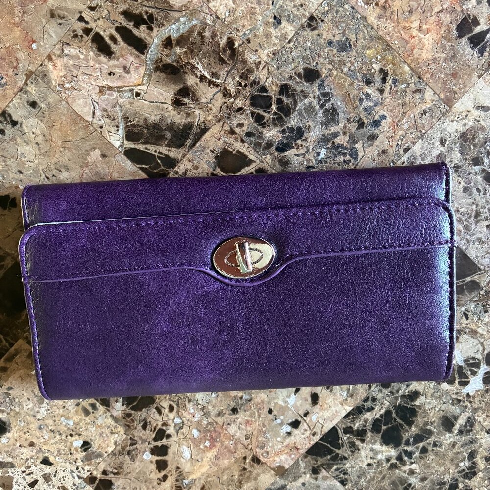 Purple RFID protection Mundi brand wallet has slots for coupons, receipts - Picture 2 of 6
